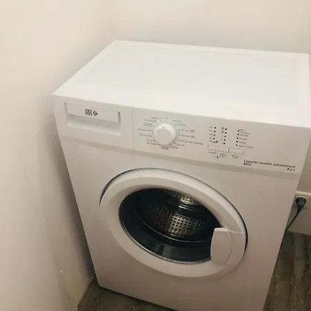 Studio-cabine, Au Calme, A 5 Min A Pied Du Centre Ville Et De La Plage * Andernos-les-Bains