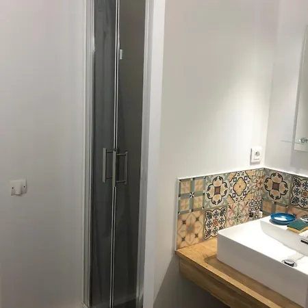 Studio-cabine, Au Calme, A 5 Min A Pied Du Centre Ville Et De La Plage Andernos-les-Bains